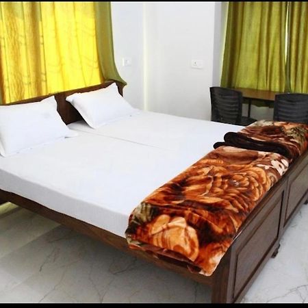 Harsh & Yash Guest House Bodh Gaja Zewnętrze zdjęcie